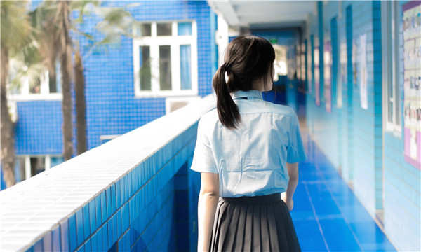 海棠如何找到一个可以帮助我生孩子的女人？